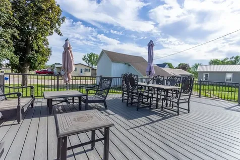402 SW Buchanan Cascade IA 52033