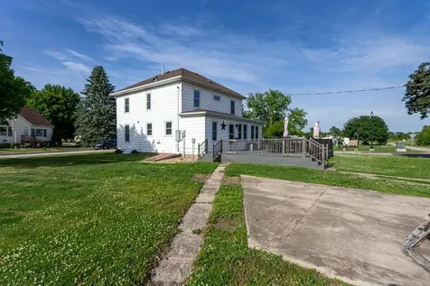 402 SW Buchanan Cascade IA 52033