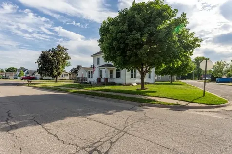 402 SW Buchanan Cascade IA 52033
