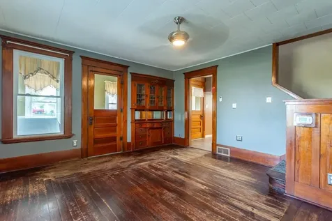 402 SW Buchanan Cascade IA 52033