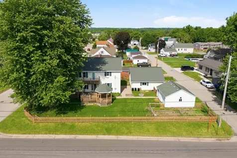 749 Edith Dubuque IA 52001