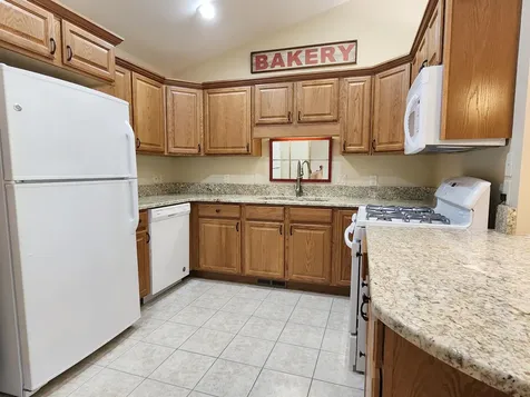 2855 Katrina Dubuque IA 52001