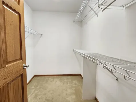 2855 Katrina Dubuque IA 52001