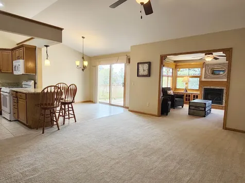 2855 Katrina Dubuque IA 52001