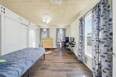 2911 Jackson Dubuque IA 52001