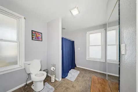 2911 Jackson Dubuque IA 52001