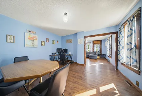 2911 Jackson Dubuque IA 52001