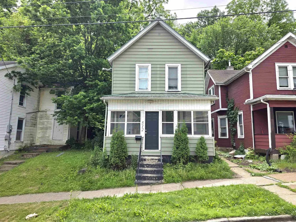 512 W 17th Dubuque IA 52001