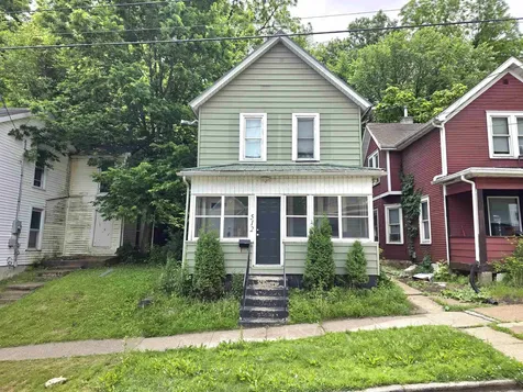 512 W 17th Dubuque IA 52001