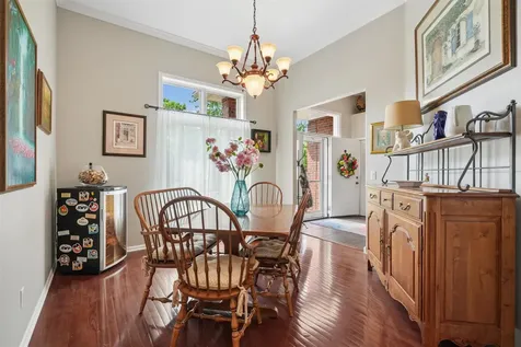 1685 Geraldine Dubuque IA 52003