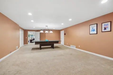 1685 Geraldine Dubuque IA 52003