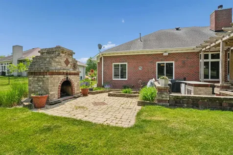 1685 Geraldine Dubuque IA 52003