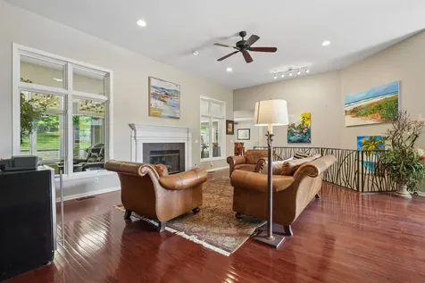 1685 Geraldine Dubuque IA 52003