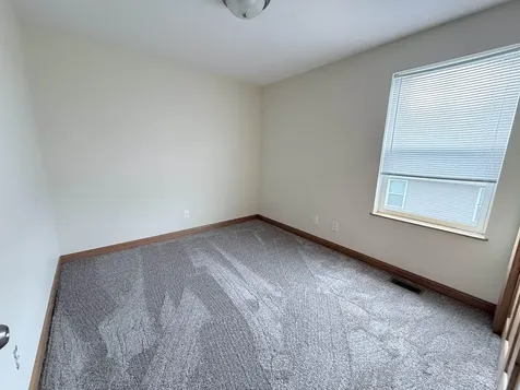 579 Tanzanite Dubuque IA 52001-0150