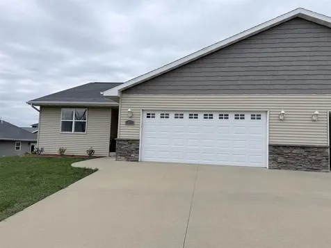 579 Tanzanite Dubuque IA 52001-0150