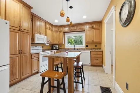 301 3rd Delaware IA 52036-0000