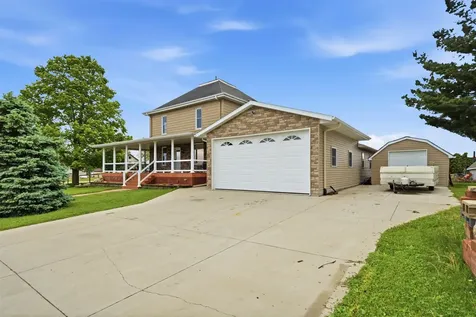 301 3rd Delaware IA 52036-0000