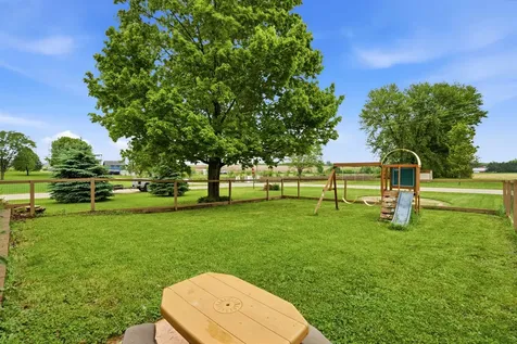 301 3rd Delaware IA 52036-0000