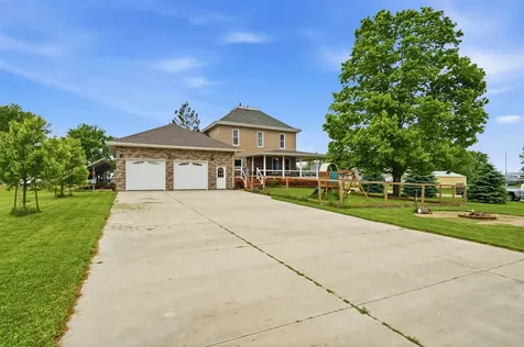 301 3rd Delaware IA 52036-0000