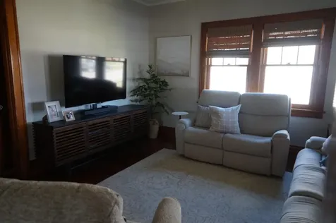 202 N 6th Bellevue IA 52031