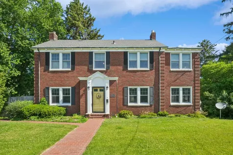 1430 S Grandview Dubuque IA 52003