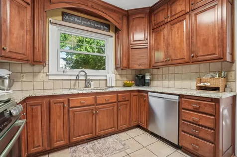 1430 S Grandview Dubuque IA 52003