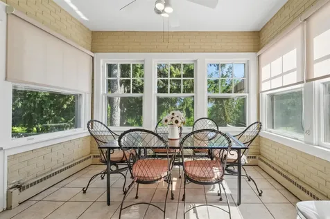 1430 S Grandview Dubuque IA 52003