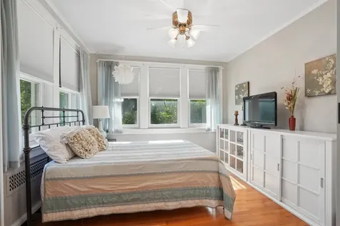 1430 S Grandview Dubuque IA 52003