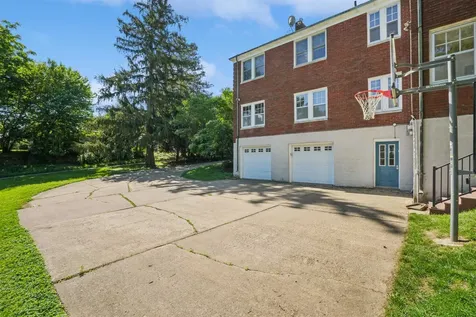 1430 S Grandview Dubuque IA 52003