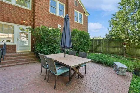 1430 S Grandview Dubuque IA 52003