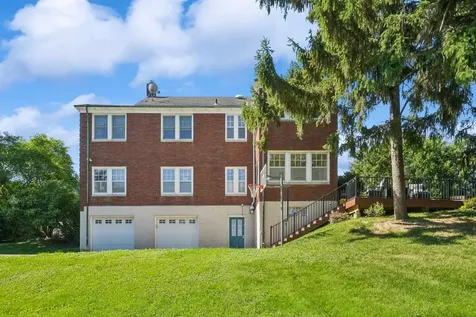 1430 S Grandview Dubuque IA 52003