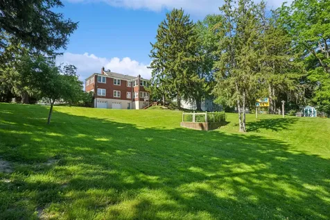 1430 S Grandview Dubuque IA 52003