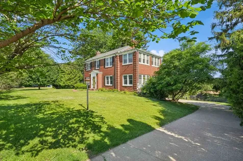 1430 S Grandview Dubuque IA 52003