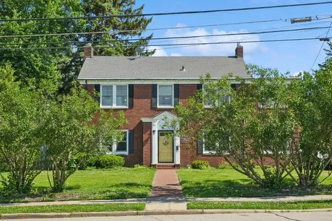 1430 S Grandview Dubuque IA 52003