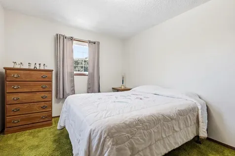 2761 Balboa Dubuque IA 52001