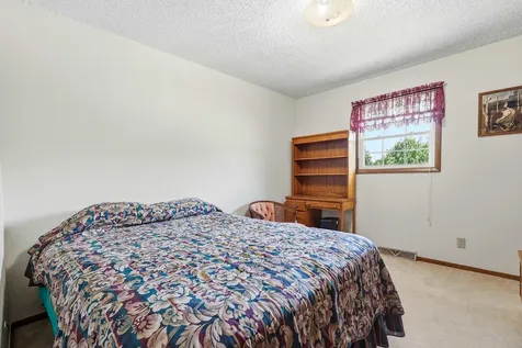 2761 Balboa Dubuque IA 52001