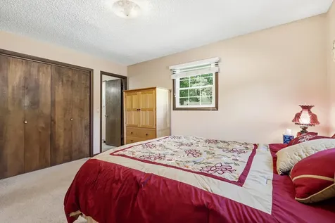 2761 Balboa Dubuque IA 52001