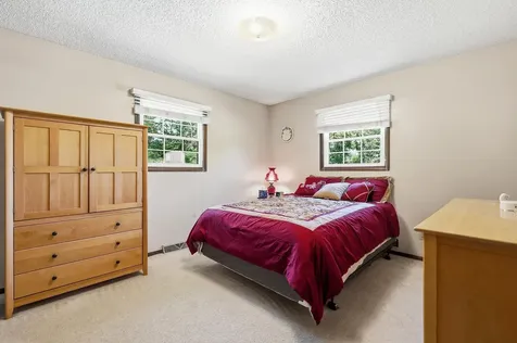 2761 Balboa Dubuque IA 52001