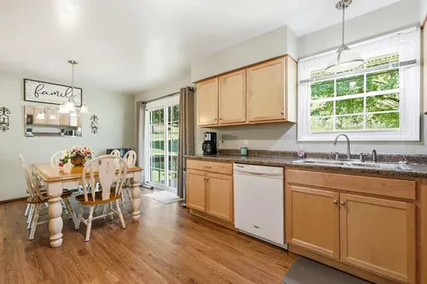 2761 Balboa Dubuque IA 52001