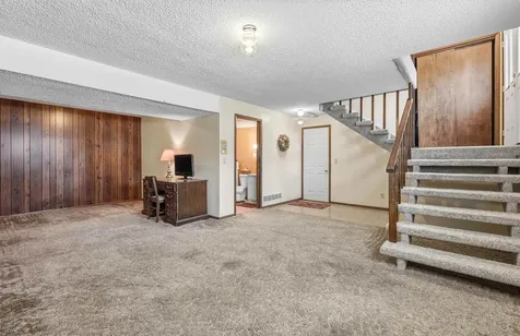 2761 Balboa Dubuque IA 52001