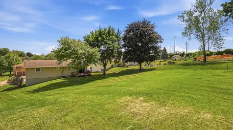 2761 Balboa Dubuque IA 52001