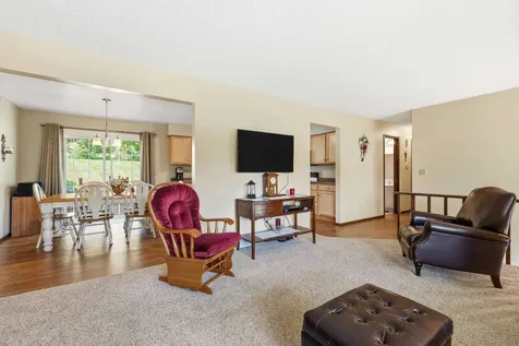 2761 Balboa Dubuque IA 52001