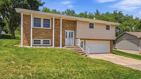 2761 Balboa Dubuque IA 52001