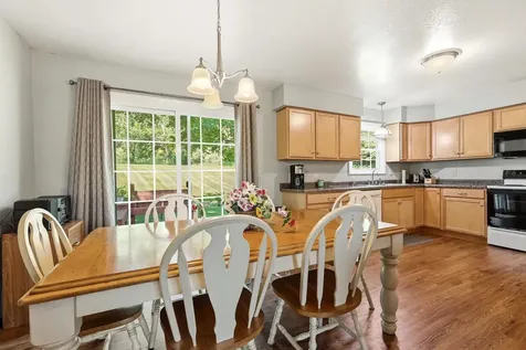 2761 Balboa Dubuque IA 52001