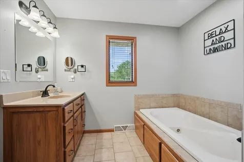 8284 Turkey Valley Dubuque IA 52003