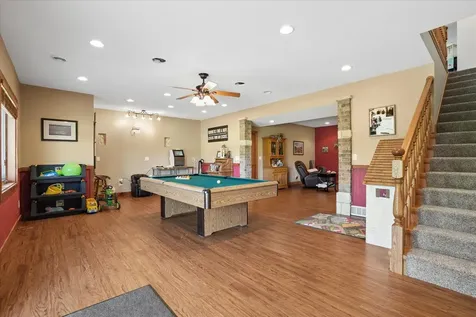 8284 Turkey Valley Dubuque IA 52003
