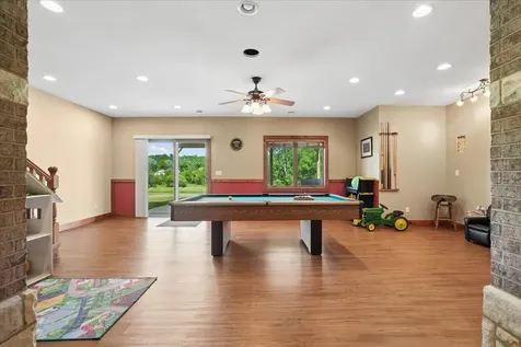 8284 Turkey Valley Dubuque IA 52003