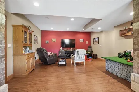 8284 Turkey Valley Dubuque IA 52003