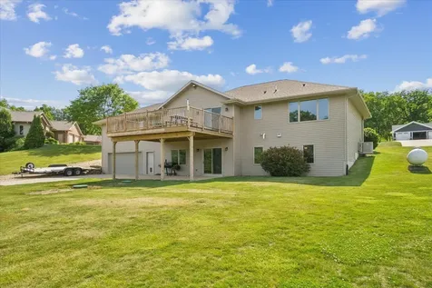 8284 Turkey Valley Dubuque IA 52003