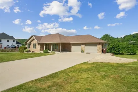 8284 Turkey Valley Dubuque IA 52003
